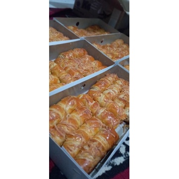 

DEB MURAH ENAK CHEESE ROLL OLEH OLEH BANDUNG KEJU ROLL SNACK CEMILAN