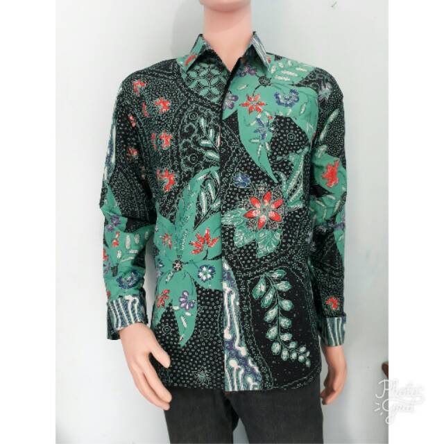 Kemeja batik iwan tirta 99