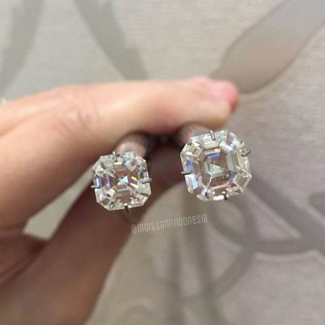 moissani_moissanite_id