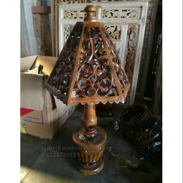 Lampu Hias Ukir Jati Lampu Tidur Kayu Ukir Jujur Barokah Furniture Jepara
