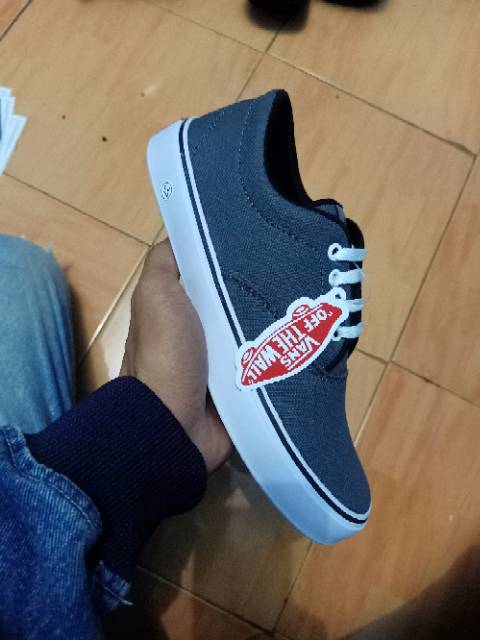 Sepatu vans