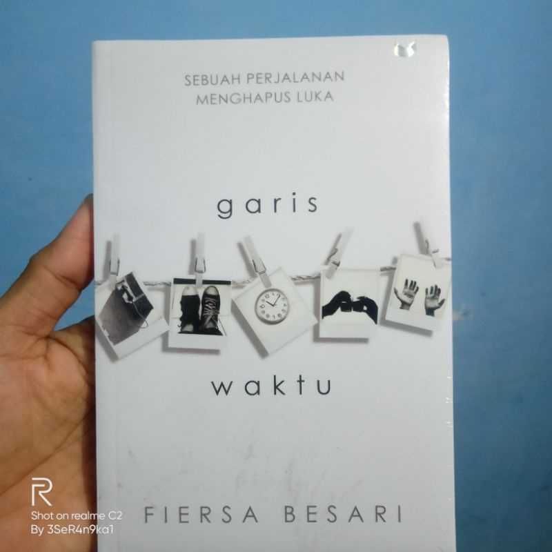 GARIS WAKTU-Buku Best selleer fiersa besari(original 100%)