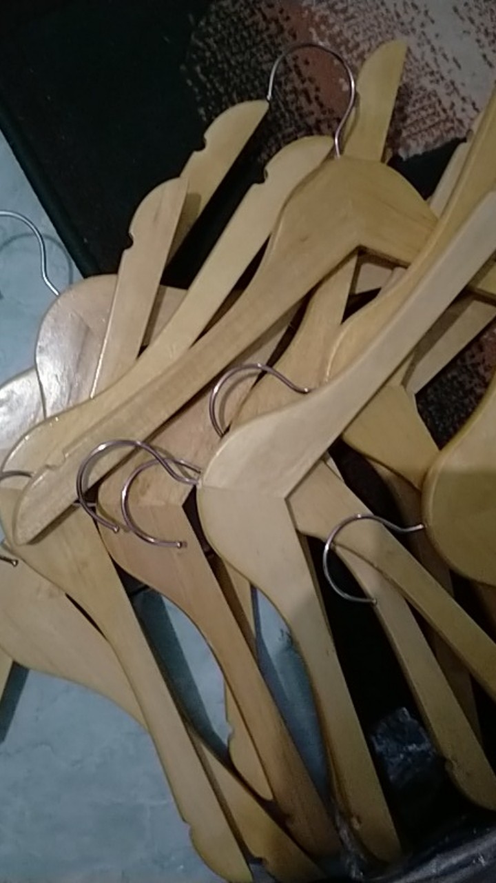 Gantungan Baju / Hanger Kayu Natural Dewasa Super