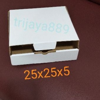 

kardus box pizza / diecut uk 25x25x5 PUTIH