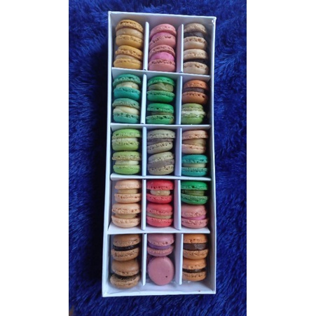 

Baby macaron isi 30 mix 12 rasa macaroon by macarons.palembang [READY]