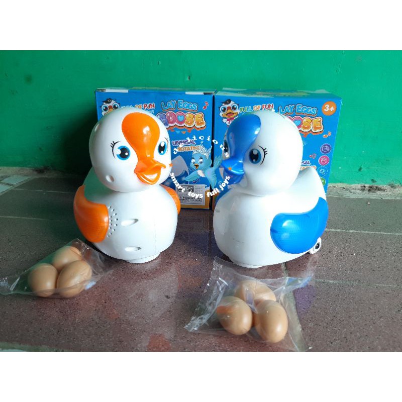 Mainan angsa bertelur