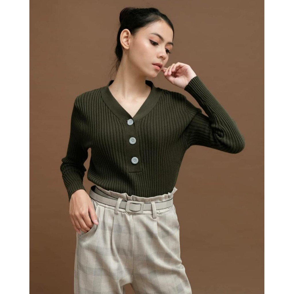 Atasan Wanita Baju Rajut MIKA knit WangkyNeck-Outerwear-Sweater Kancing Rajutan Wanita by Galleraj