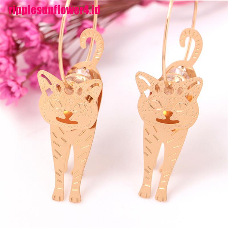 Anting Kait Gantung Desain Kucing Warna Gold Hias Mutiara Untuk Wanita