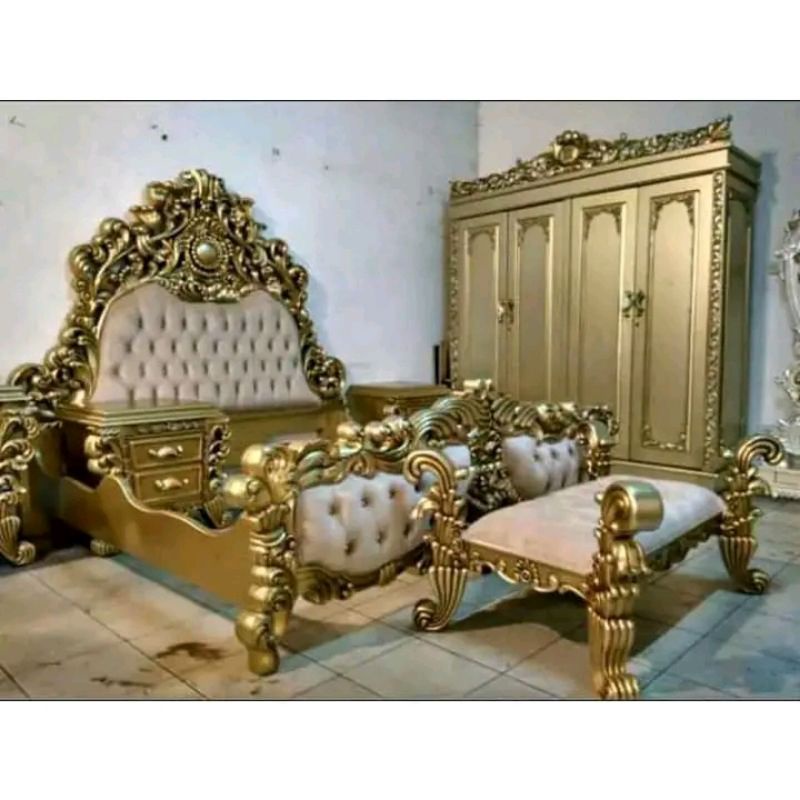 kamar set ukir tempattidur almaripakaian mejarias ukir kayu jati klasik mewah furniture mebel jepara