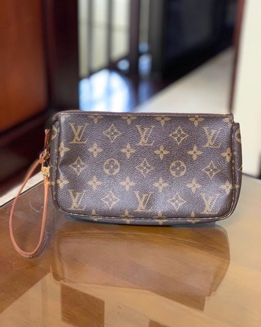 LV pouch preloved / second