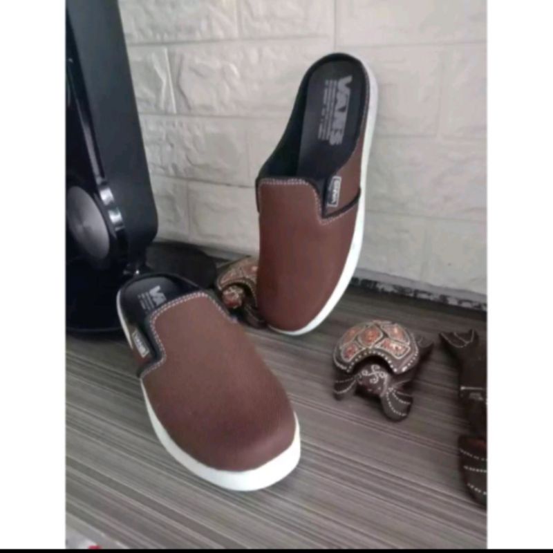 Sepatu Sandal Pria Sepatu Sandal Pria Casual Sepatu Selop Pria Sandal Pria  4warna hitam biru coklat  merah abu