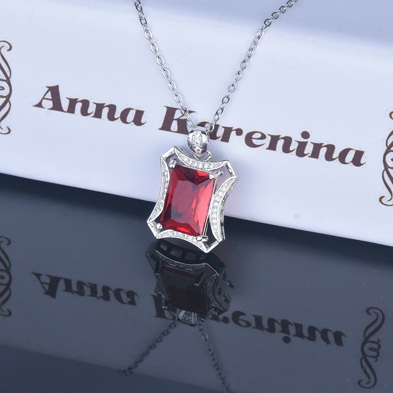 [Ready Stock]Fashion Inlaid 5 Karat Colored Gemstone Pendant Necklace