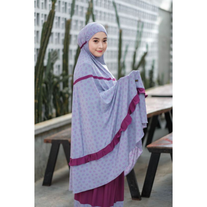 ISVARA MOM DAFFI HIJAB