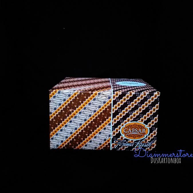 

Dus Kue/ Kotak Kue/Snack Box Caesar Motif Batik Murah Uk 18 X 18 *