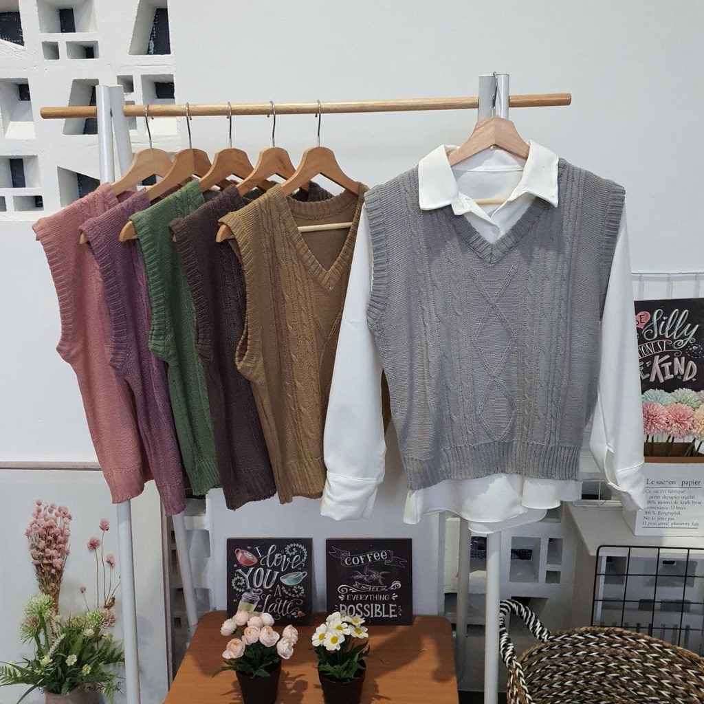 Yoora Rompi Rajut Wanita Kekinian - Yoora vest premium knitt - Rajut Wanita Terbaru 2021 - Rompi Raj