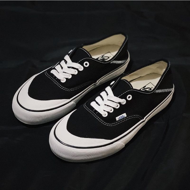 VANS AUTHENTIC SF BLACK WHITE ORIGINAL