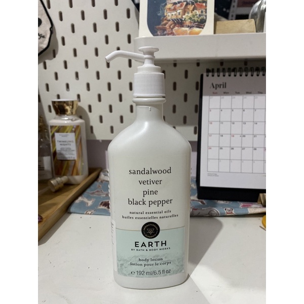 READY SALE BATH & BODY WORKS AROMATHERAPY EARTH BODY WASH & BODY CREAM