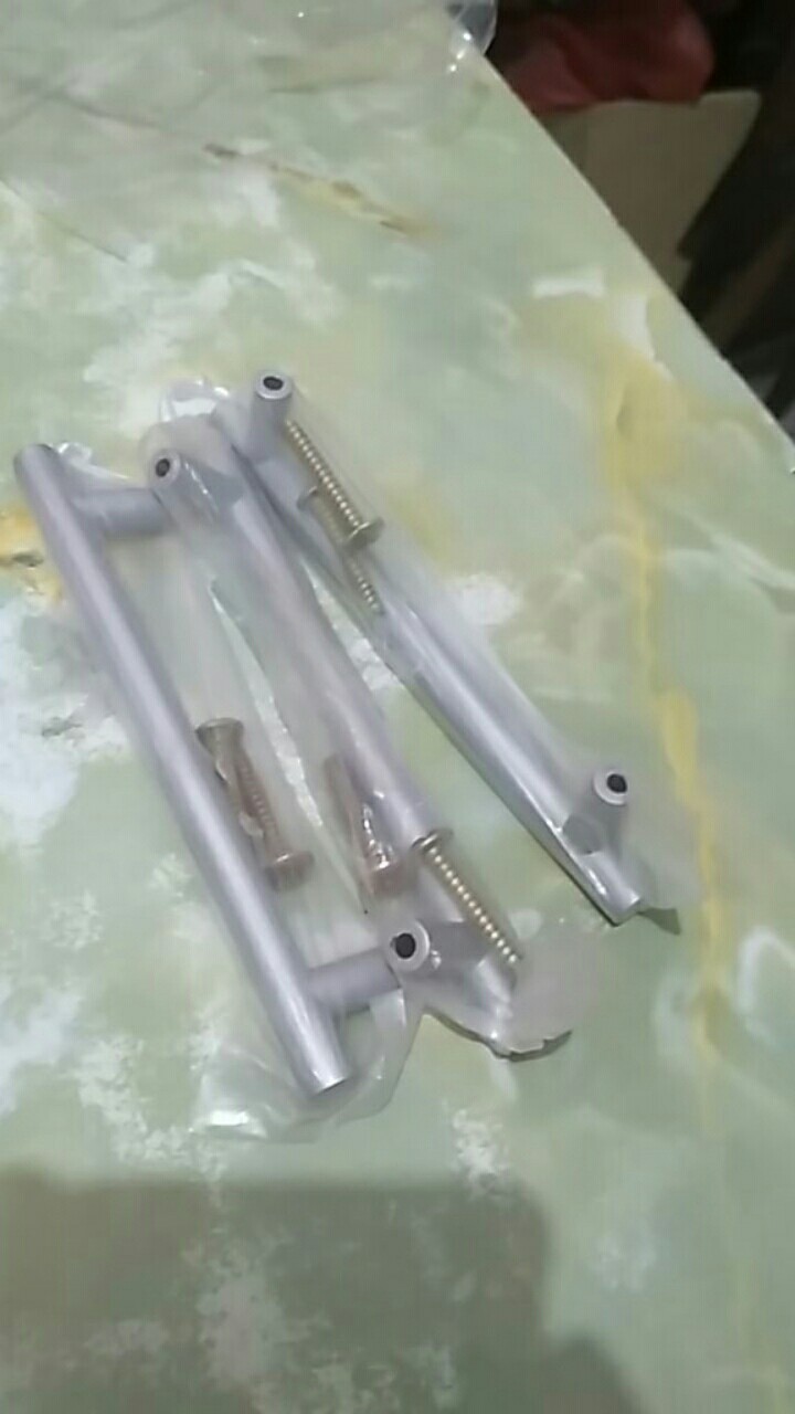 Handle  Laci Dan Lemari Model Pipa Minimalis 8mmx96mm / Tarikan Plastik Pipa Minimalis