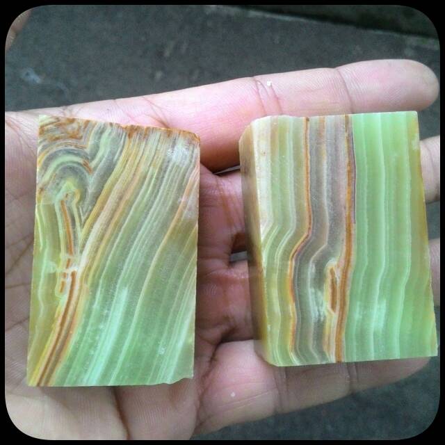 NATURAL GREEN CLUSTER AGATE CHALCEDONY