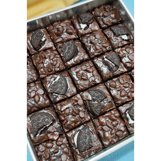 FUDGY BROWNIES CRUNCHY Toping Mix uk. 20x20 by naq brownie.