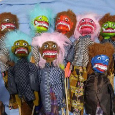 wayang golek buta raksasa