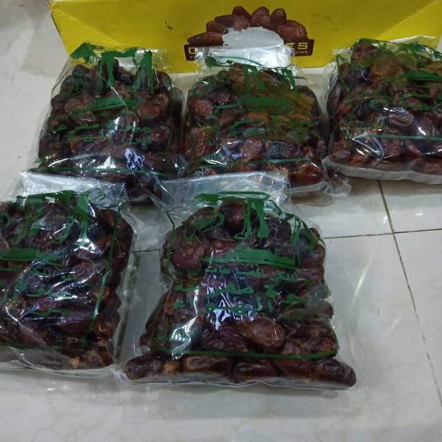 

KURMA AL MADINAH 1000%ASELI HALAL