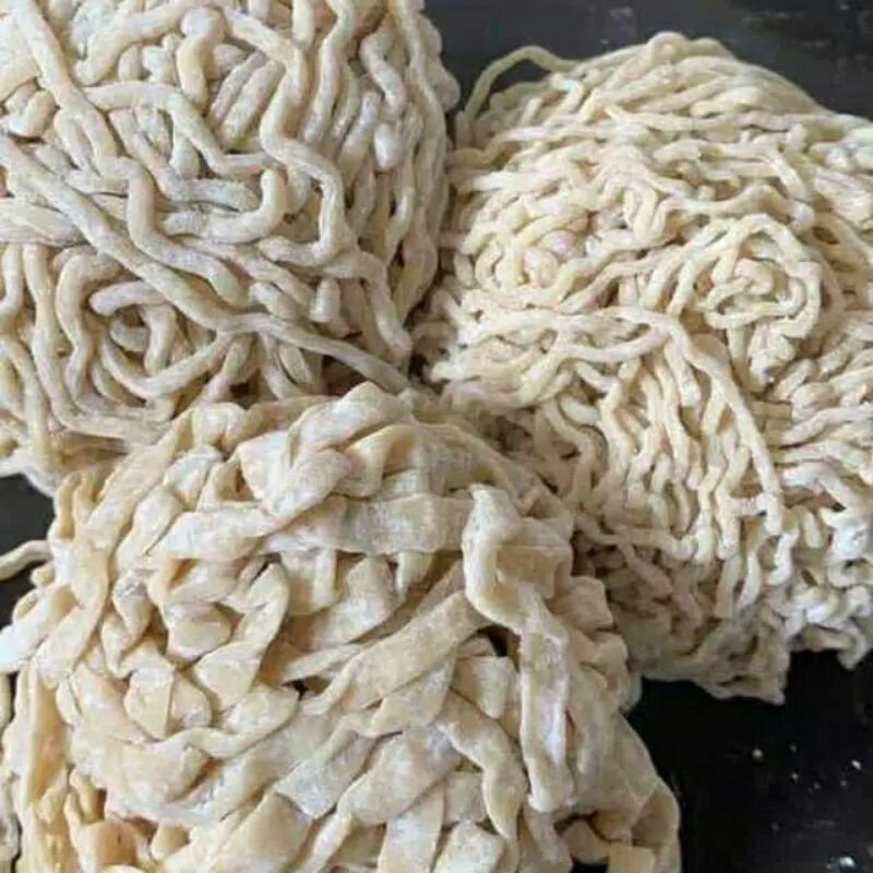 

Mie Mentah Keriting Ekonomis Untuk Mie Ayam / Bakmie