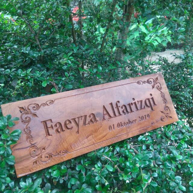 Ukiran nama kayu jati