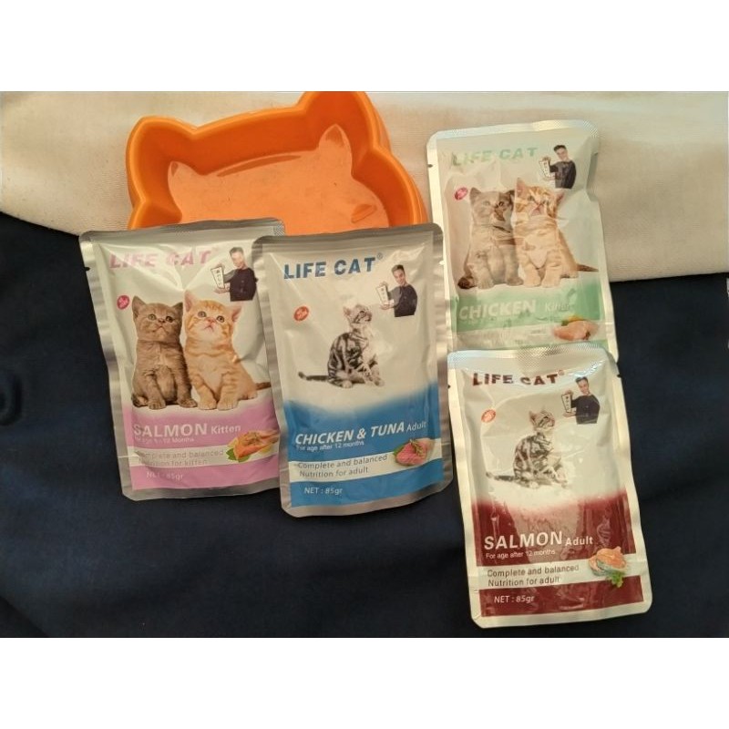 

PAKAN BASAH LIFE CAT ADULT & KITTEN