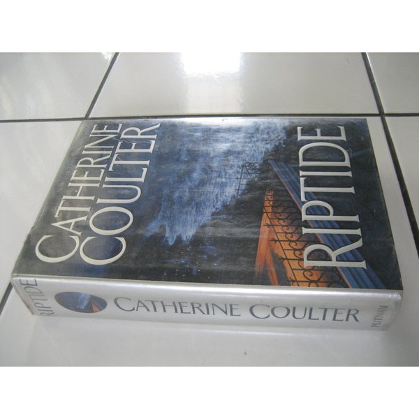 

Promo basar Catherine Coulter - Riptide (Hardcover)