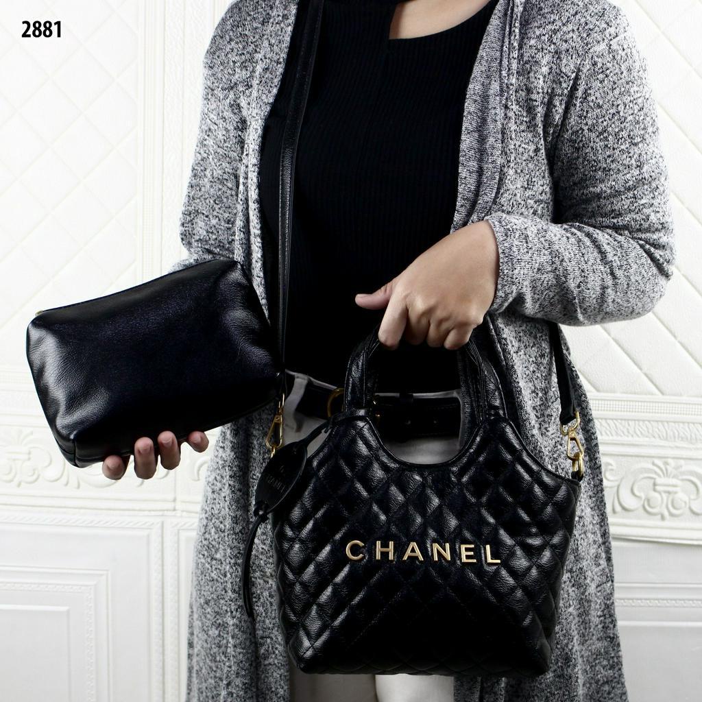 CH SHOULDER QUILTED TOTE BAG 2881 (FREE BOX)