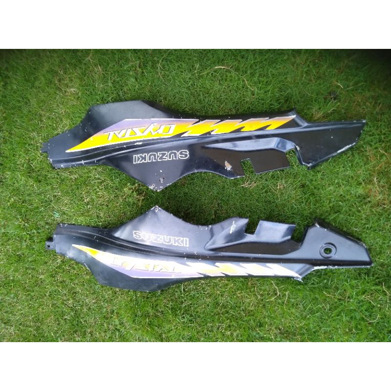 cover body kanan kiri Suzuki crystal original