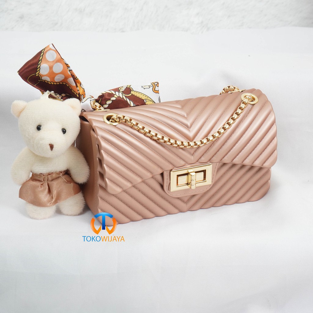 Tas Jelly Matte Salur Size 18 Cm Rantai Gold (Gratis Boneka &amp; Syal)