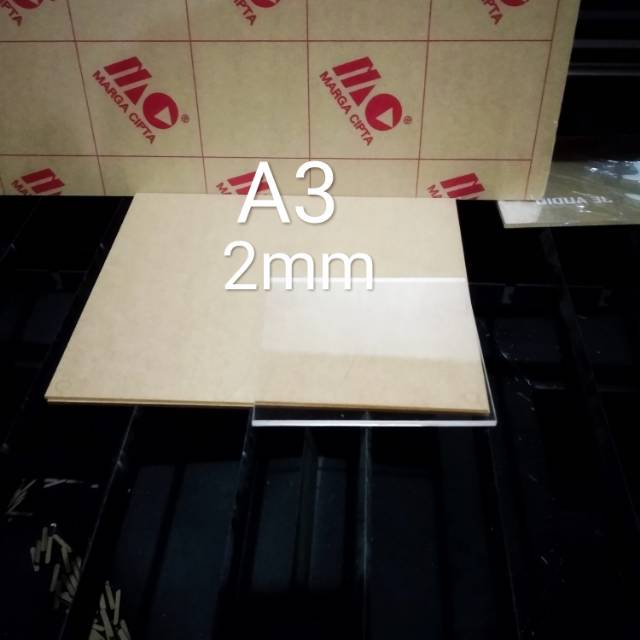 

Acrylic 2mm akrilik lembaran bening ukuran A3 (42x30cm)