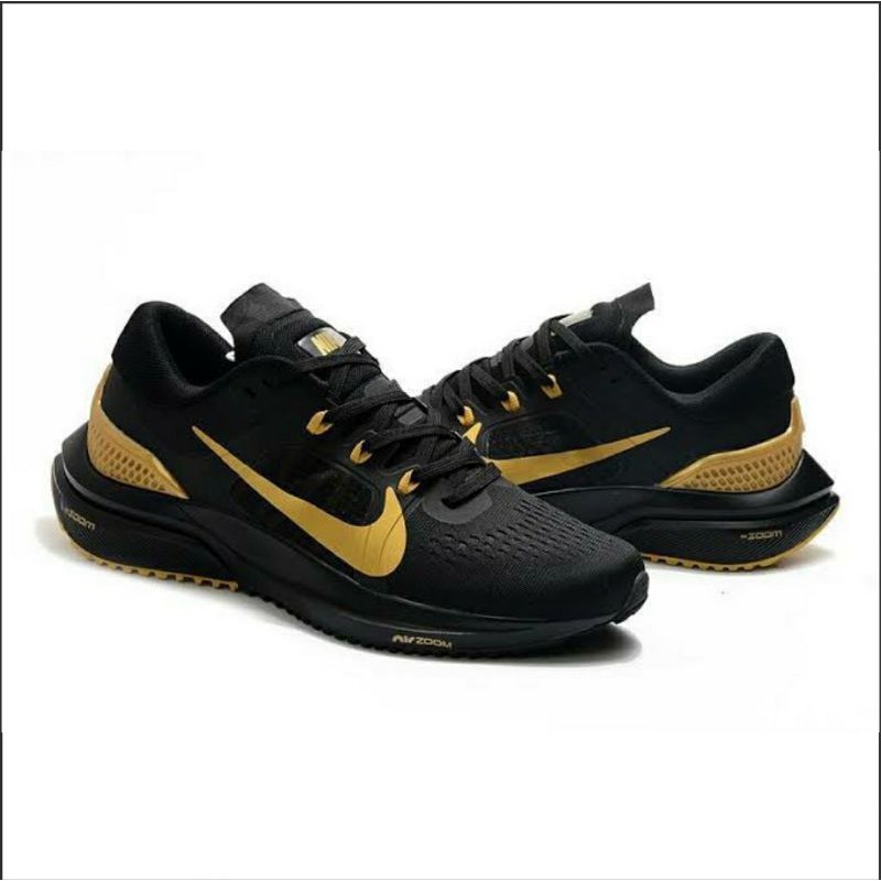 Sepatu Nike Air Zoom Vomero 15 Black Gold Buat Cowok