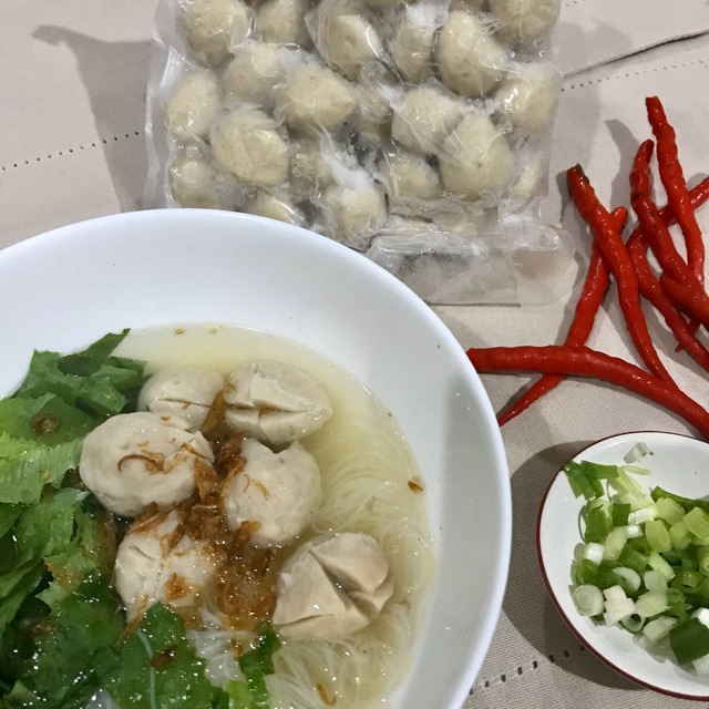 

HOMEMADE BAKSO BASO DAGING AYAM ISI 50 pcs Netto 460 gr