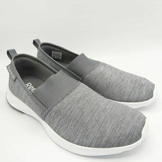 sepatu reebok slip on