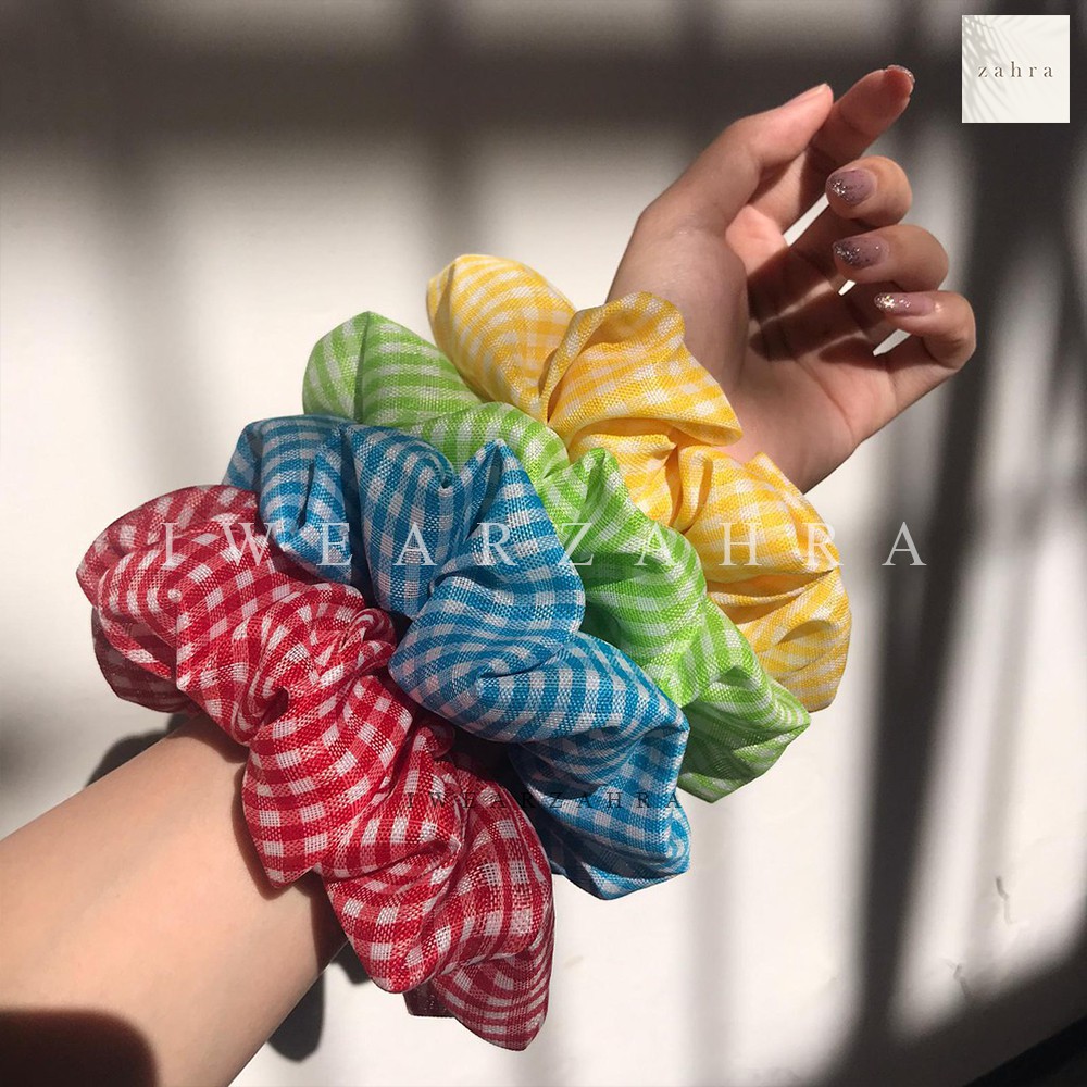 SCRUNCHIE KOTAK - Ikat Rambut Kuncir Cepol Hijab Satin Cemol Jilbab Kunciran Gingham Plaid Korea Iket Rambut Iketan Rambut Aksesoris Accessories Wanita Hairpin Hairdo Hairtie Kunciran Kuncir Kuncrit Mahkota Jepit Skrunci Scrunci Skrunchie