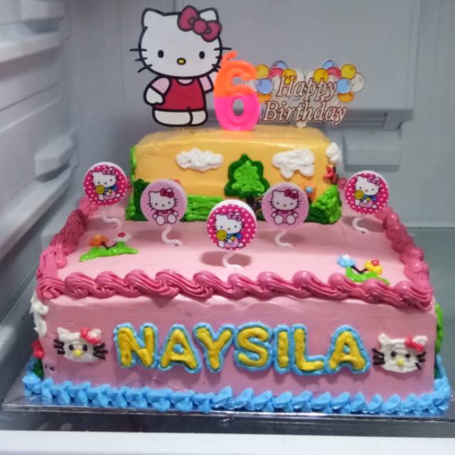 

Cake ulang tahun Hello Kitty