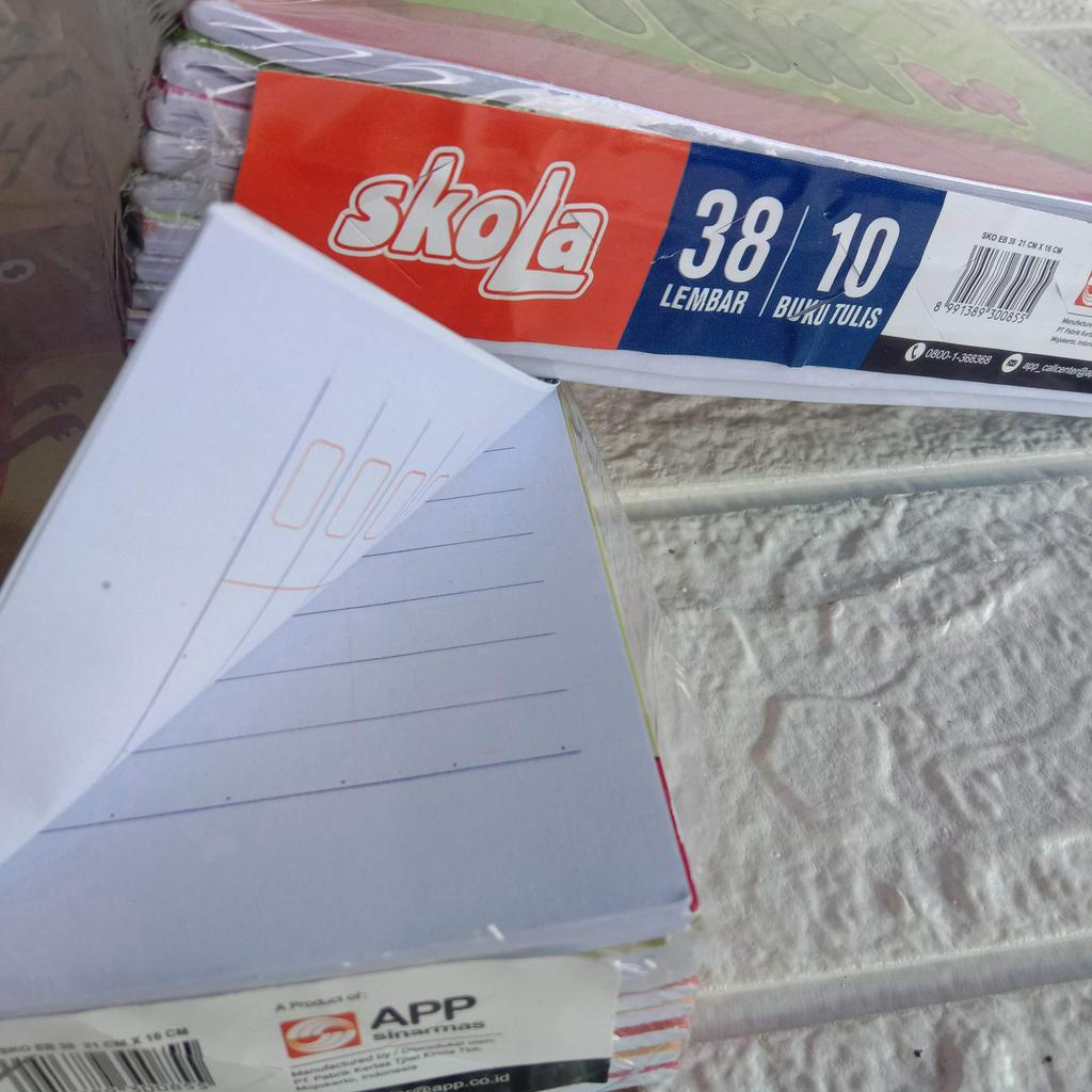 

Buku tulis1 pack Sekolah anak Merk Skola Isi 38 lembar murah