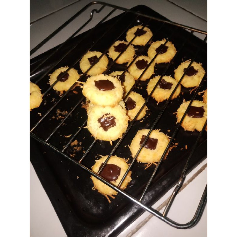 

coklat cheese thumbprint