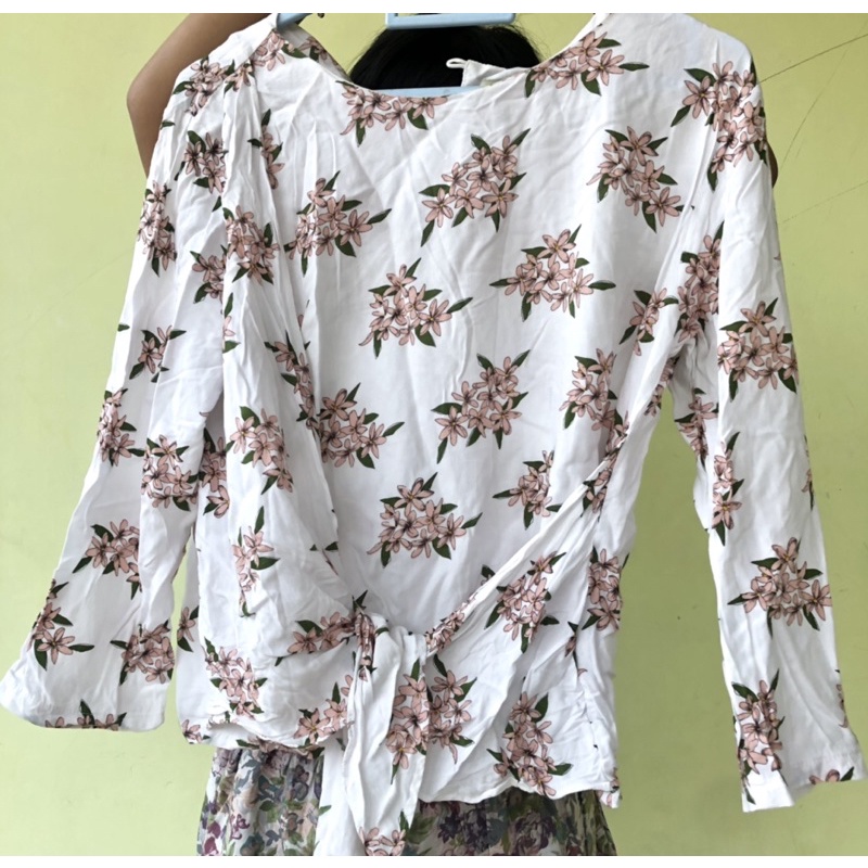 PRELOVED ( Blouse Ada fashion)