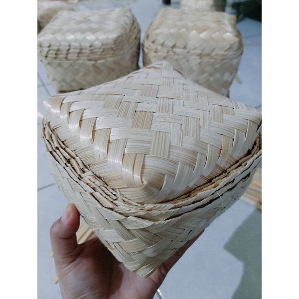 

[ Halodul ] ( 12x12 ) Besek Bambu Mini Harga Sepasang Tempat Souvenir Snack Box Dll