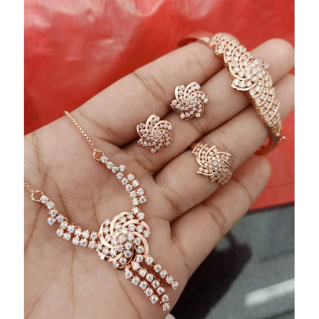 Set replika berlian medan.