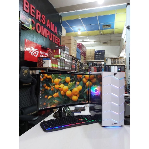 PC gaming i7 Ram 16 gb ssd 240 gb monitor 24 Curved Samsung  siap pakai