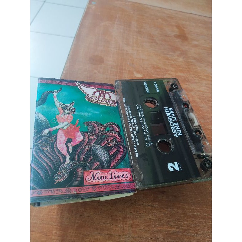 kaset pita aerosmith / nine lives