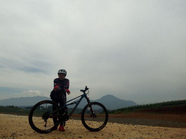 Topi Sepeda Poligon-topi Trucker Jaring Sepeda Gowes-obral Topi Olahraga Badminton Murah