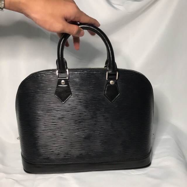 LV Bag (mirror)