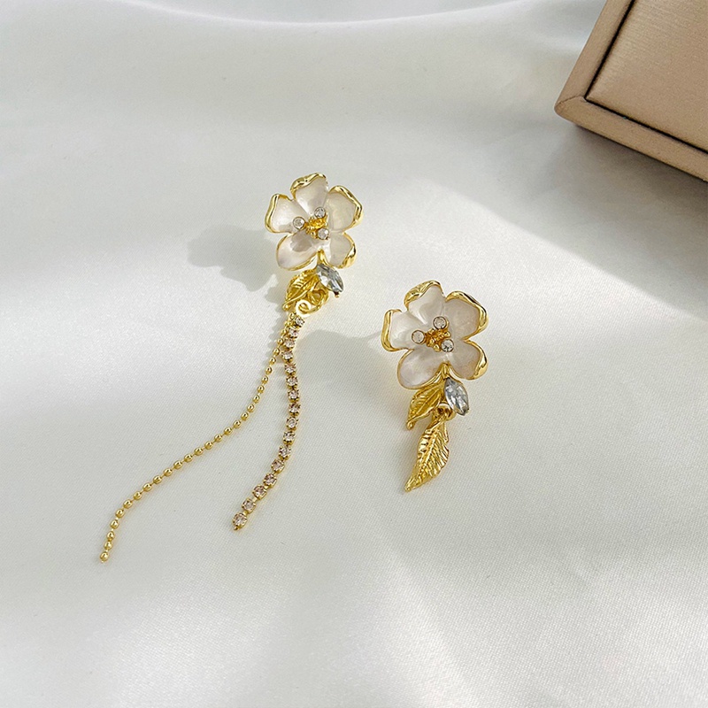 Anting Asimetris Bentuk Bunga Camellia Geometris Untuk Wanita