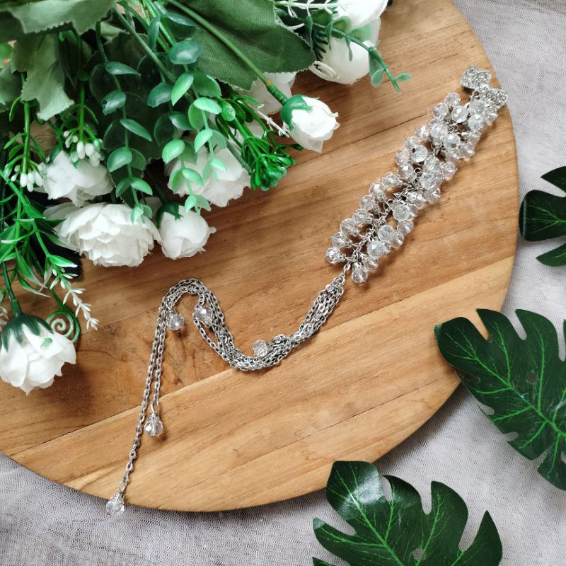 Syaira brooch / bros dagu juntai panjang-Putih